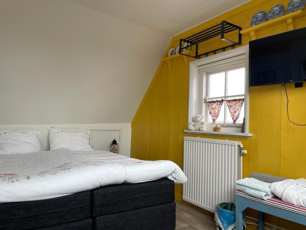 Bed And Breakfast De Pepersteeg Marken Exterior photo